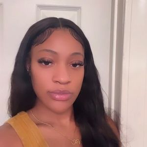 Meet your Posher, Shana